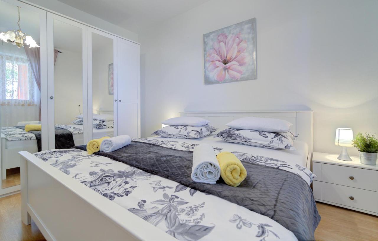 Josipa & Jelena Apartment 센 외부 사진