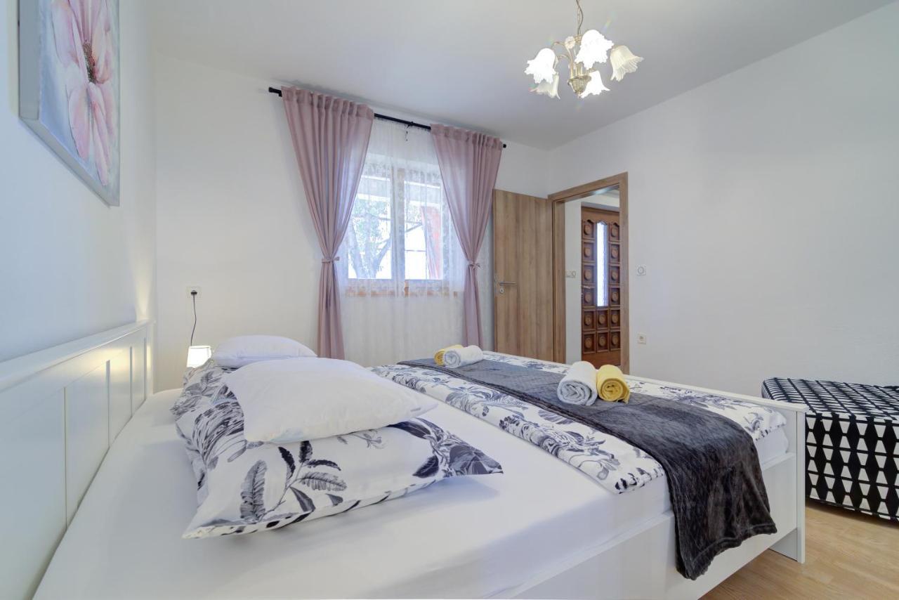 Josipa & Jelena Apartment 센 외부 사진